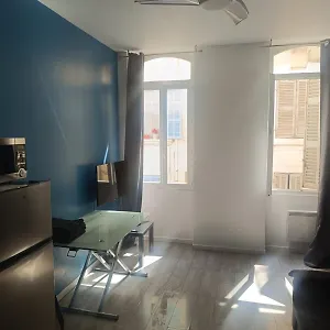  Appartement Beau 2 Pieces Vieux Port De